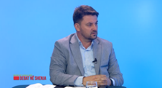 Elmazi: Disa vendbanime në Saraj ende pa rrjet ujësjellësi, ndërsa të tjerët përballen me probleme të shtypjes së ujit