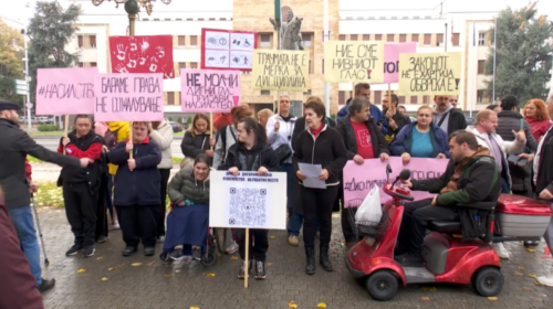(VIDEO) Dhunë ndaj një 21 vjeçari me sindrom down