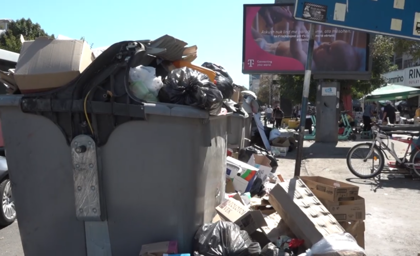 (VIDEO) Qytetarët të revoltuar, kërkojnë që urgjentisht të largohen mbeturinat