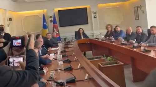 Përfundon takimi i Osmanit me partitë politike