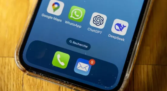 Studimi: Mbi 1 milion përdorues të ChatGpt shprehin tendenca vetëvrasëse