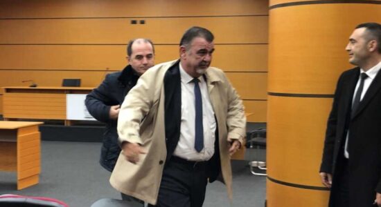 U qëllua me armë në gjykatë, ndërron jetë gjyqtari Astrit Kalaja