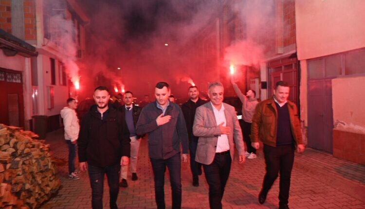 bajram-rexhepi-ne-lagjen-teqe-energjia-dhe-entuziazmi-i-qytetareve-po-rriten-cdo-dite-drejt-fitores-se-madhe-te-19-tetorit