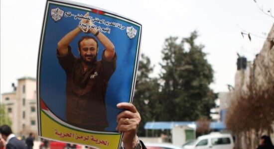 Lideri i burgosur palestinez Marwan Barghouti pëson thyerje në brinjë pas sulmit në burgjet izraelite