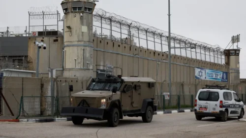 Të burgosurit palestinezë transferohen në dy burgje izraelite para lirimit të planifikuar