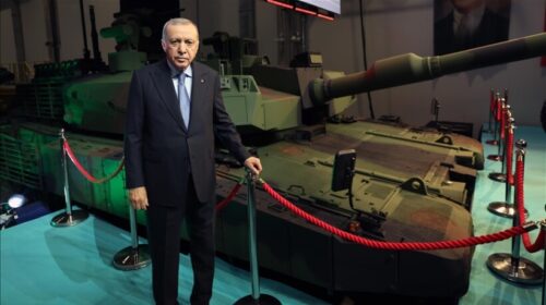 Erdogan: Turqia dorëzoi tanket e para vendase “Altay” forcave të saj të armatosura