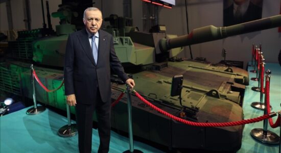 Erdogan: Turqia dorëzoi tanket e para vendase “Altay” forcave të saj të armatosura