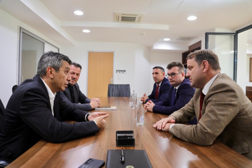 Izet Mexhiti priti Ambasadorin e Kosovës, Florian Qehaja: “Miqësia mes dy vendeve do të mbetet themel i së ardhmes sonë”