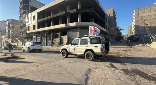 Ushtria izraelite merr në dorëzim nga Kryqi i Kuq 7 pengje izraelite të liruar nga Gaza
