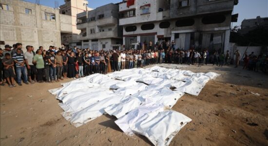Trupat e mbi 120 palestinezëve të vrarë në sulmet izraelite rivarrosën pas zhvarrosjes