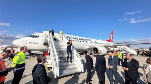 Aeroplani me shtetas të ndryshëm nga Flotilja Globale Sumud zbret në Stamboll