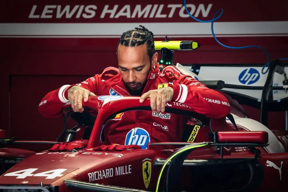 Hamilton: Roma nuk u ndërtua në një ditë, rikthimi i Ferrari në majë kërkon kohë