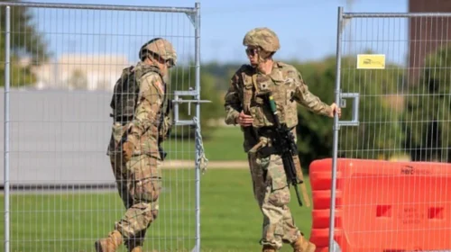 E rrallë – Pentagoni do t’i paguajë rrogat e ushtarëve përmes një donacioni