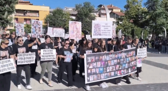 Nga sot bllokohet komunikacioni në Koçan, prindërit e viktimave në “Pulse” kërkojnë drejtësi për fëmijët e tyre