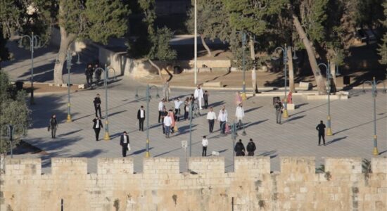 Kolonët izraelitë sulmojnë kompleksin e xhamisë Al-Aksa për të shënuar festën Sukkot