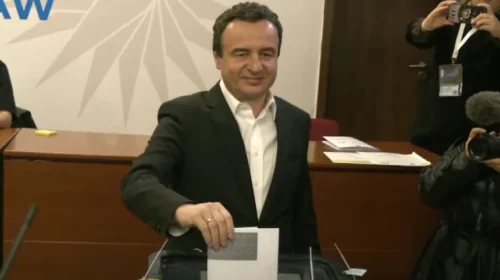 Zgjedhjet në Kosovë, voton Albin Kurti: I ftoj qytetarët të bëhen palë të interesuara në zgjidhjen e problemeve