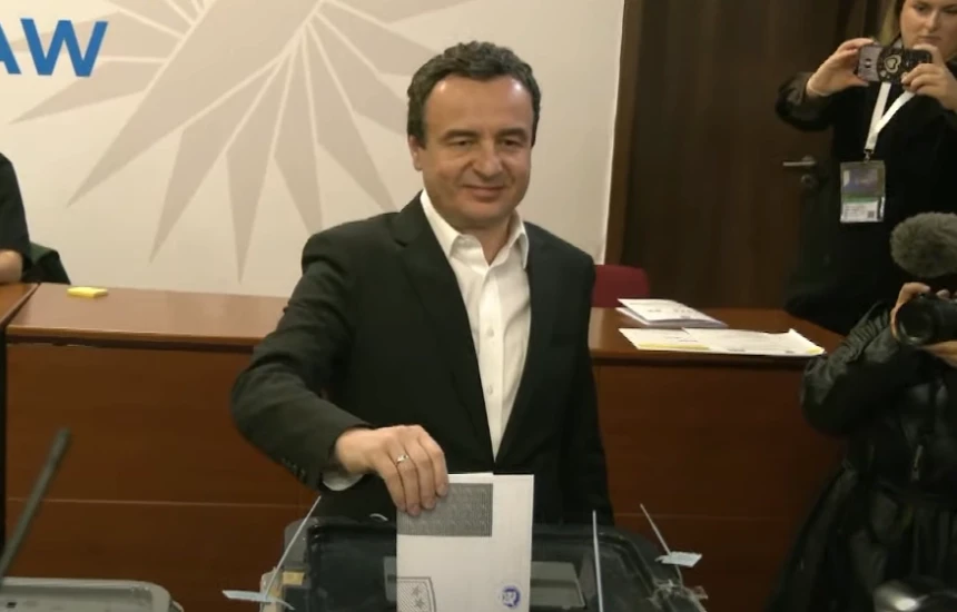 Zgjedhjet në Kosovë, voton Albin Kurti: I ftoj qytetarët të bëhen palë të interesuara në zgjidhjen e problemeve