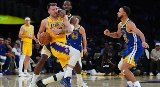 Starton NBA: Oklahoma kampione fiton në shtesë, Doncic nuk mjafton për Lakers, triumfon Golden State