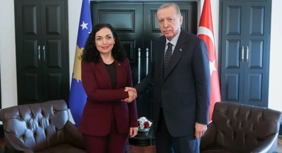 Osmani reagon pas deklaratës së Vuçiqit: Turqia po ndihmon në mbrojtjen e paqes, jo në destabilizim