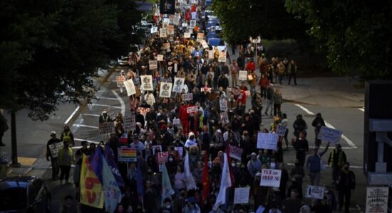 Vazhdojnë protestat kundër agjencisë së emigracionit ICE në San Francisko