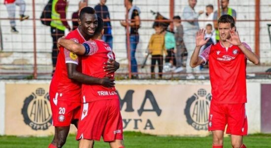 Struga me një futbollist më pak, fiton duelin ndaj Shkupit