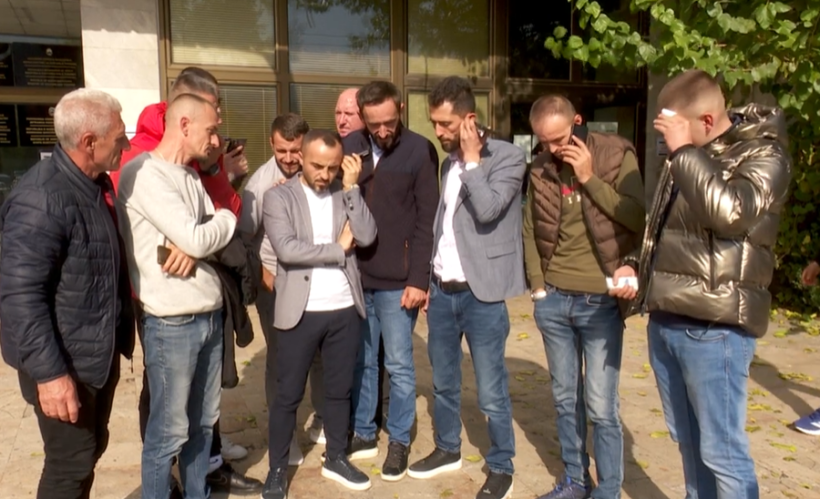 (VIDEO) Shqiptarët e Çashkës mblidhen para KSHZ-së, Shaqiri: Do të jemi zëri i gjithë qytetarëve