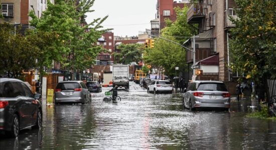 New York City goditet nga reshje rekord, 2 të vdekur në përmbytje