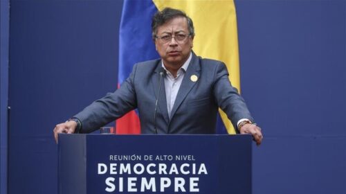 Presidenti kolumbian i kërkon SHBA-së “me respekt” të mos ndërhyrjë në punët e brendshme