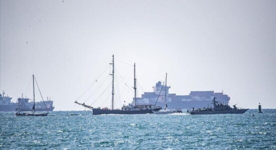 Flotilja Globale “Sumud” bën thirrje për veprime pas sulmit izraelit ndaj anijes “Meteque”