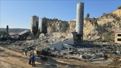 Sulmet ajrore izraelite shkaktojnë dëme të mëdha në Libanin jugor ​​. Foto: AA