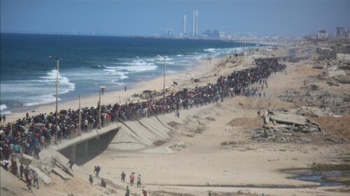 Mijëra palestinezë po kthehen në veri të Gazës pas hyrjes në fuqi të armëpushimit