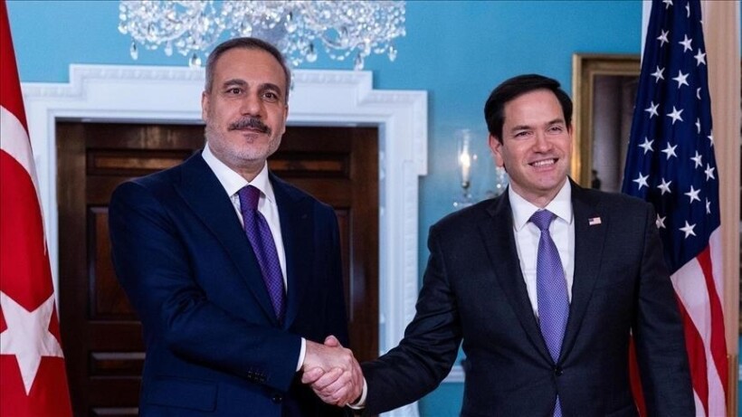 Shefi i diplomacisë turke dhe sekretari amerikan i shtetit diskutojnë armëpushimin në Gaza