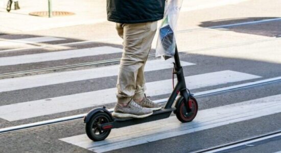 Ndalohet përkohësisht qarkullimi i trotineteve elektrike në Shqipëri