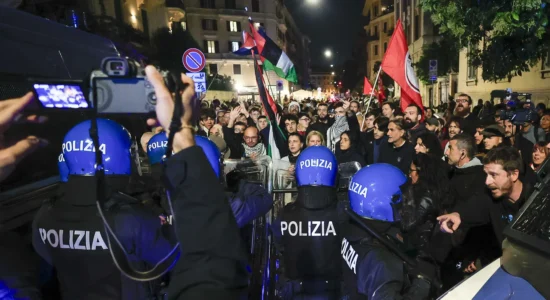 Policia përleshet me protestuesit propalestinezë në Romë