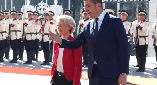 Kryeministri Mickoski do ta presë kryetaren e KE-së, Ursula fon der Lajen