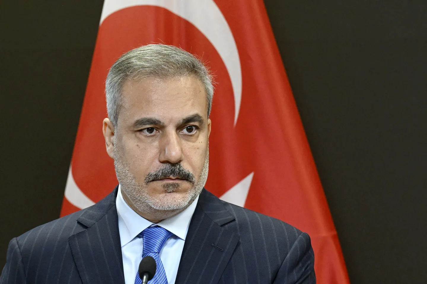 Ministri i Jashtëm turk merr pjesë në takimin Trump-Sharaa në Shtëpinë e Bardhë