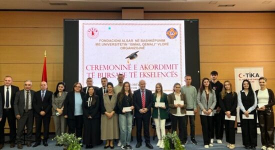 Fondacioni ALSAR jep bursa ekselence për studentë të Universitetit “Ismail Qemali” në Vlorë
