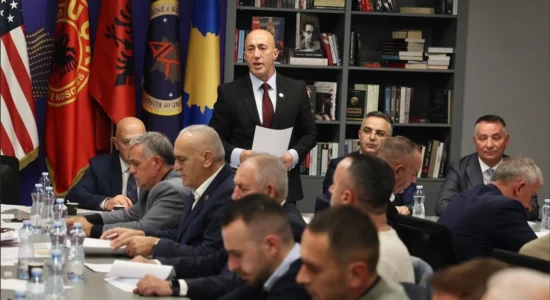 AAK me qëndrim zyrtar: S’ka koalicion me LVV e as votë për Konjufcën, duam zgjedhje të reja