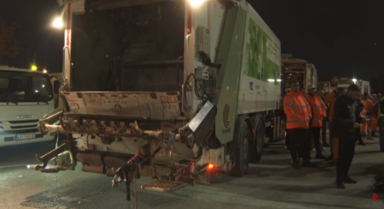 (VIDEO) Pastrimi i mbeturinave, përplasen sërish pushteti dhe opozita
