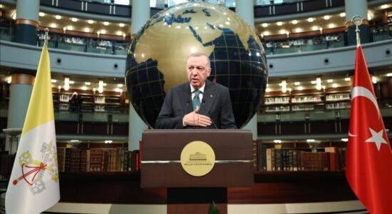 Erdogan vizitën e Papës në Turqi e quan “hap shumë të rëndësishëm që forcon terrenin e përbashkët”