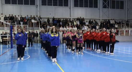 “Nëntori na bashkon”, Tetova hap turneun e volejbollit U16 me atmosferë fantastike