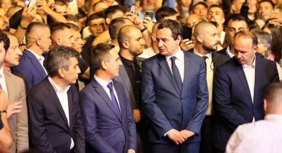 Kurti: Miqtë e mi Izeti e Bilalli fituan për shkak se kishin projekte konkrete dhe punë të ndershme