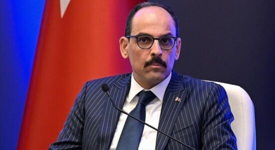 Shefi i inteligjencës turke takohet me zyrtarë të Katarit dhe Egjiptit në Kajro, diskutojnë mbi Gazën