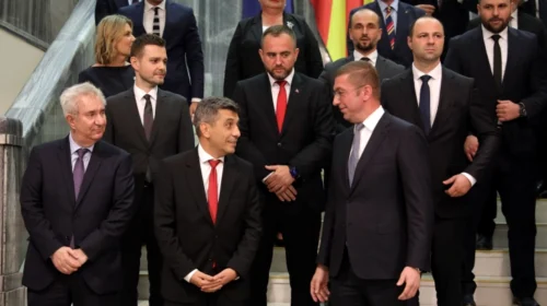 Mickoski konfirmon: Koalicioni VLEN mbetet me të njëjtat ministri