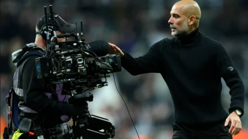 Pep Guardiola flet për kameramanin me të cilin u përplas gjatë ndeshjes me Newcastle