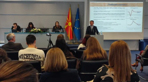 (VIDEO) BP parashikon rritje ekonomike për 3.5 % dhe inflacion 3,9%