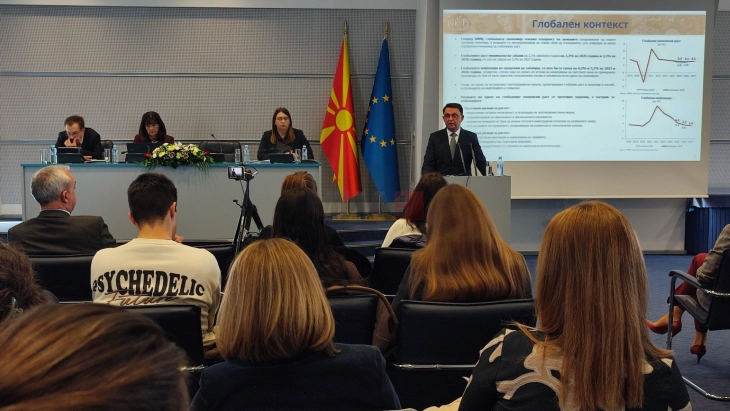 (VIDEO) BP parashikon rritje ekonomike për 3.5 % dhe inflacion 3,9%