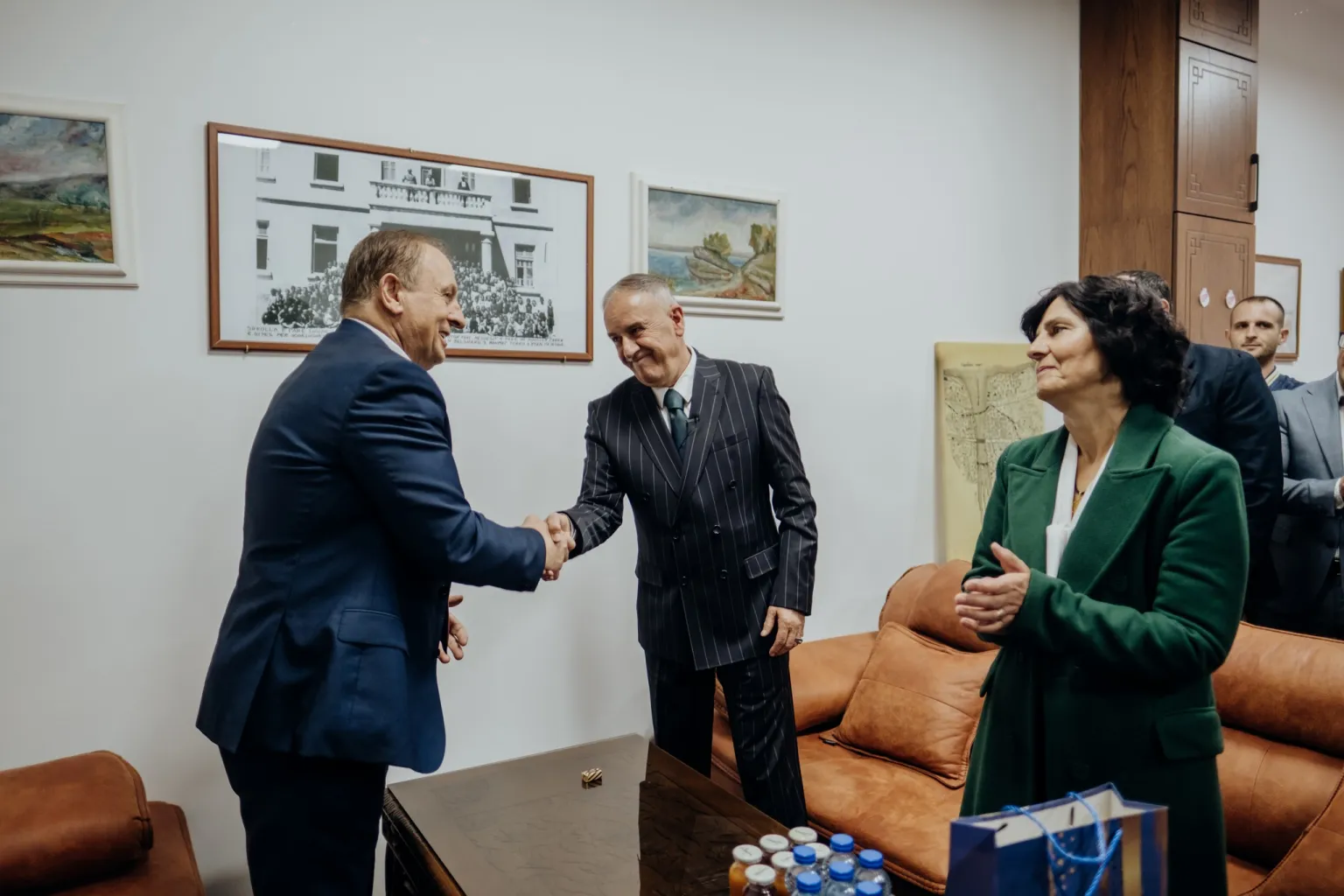 Dehari ia dorëzon postin Jovanovskit  Qyra merr detyrën në Strugë