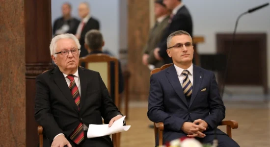 (VIDEO) Resul Shabani dhe Sevdail Demiri morën çmimin “22 nëntori”