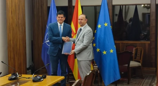 Ambasadori evropian Rokas e prezantoi në Kuvend raportin për përparimin e vendit drejt BE-së